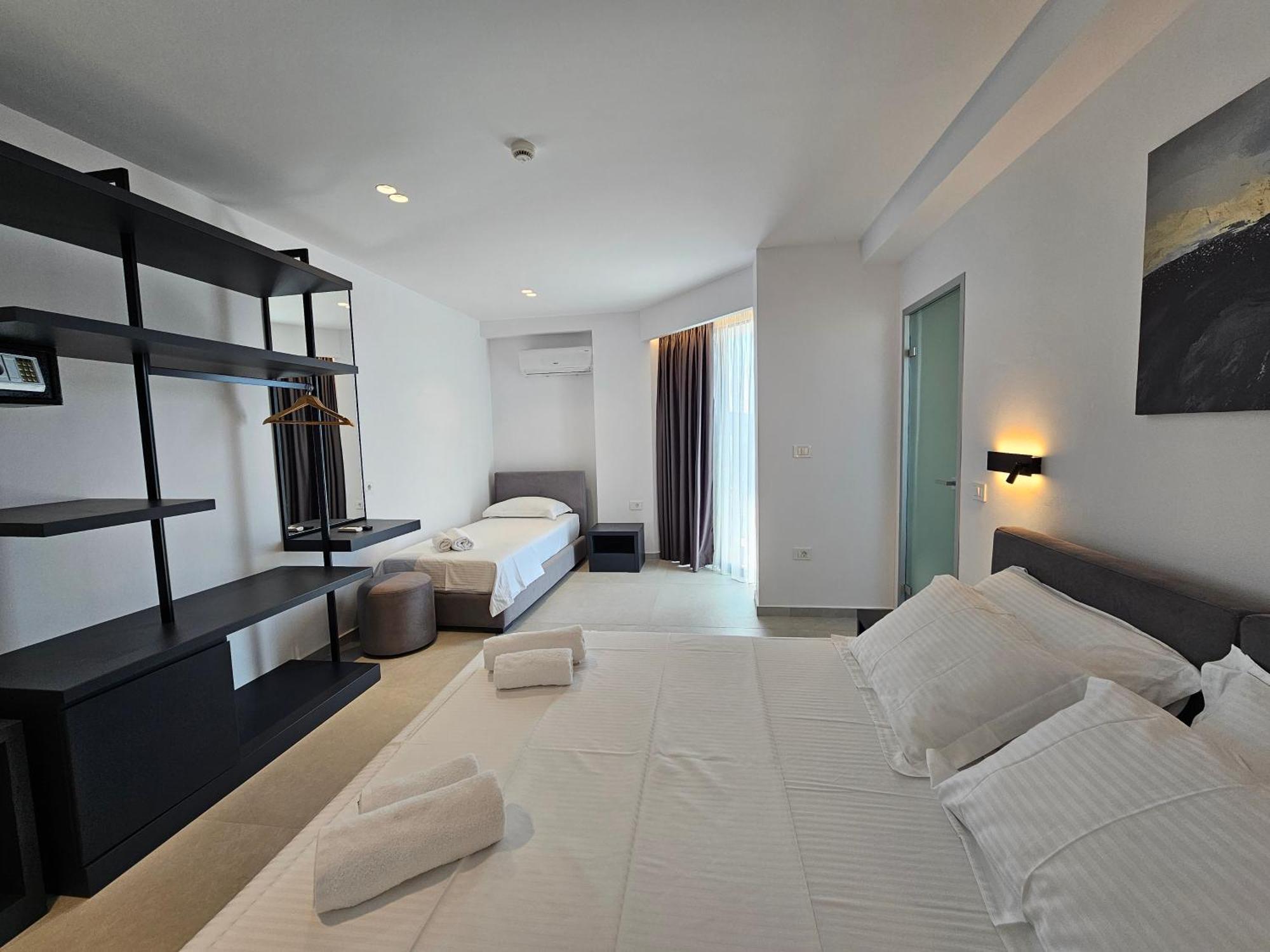 Adele Hotel Ksamil Bagian luar foto