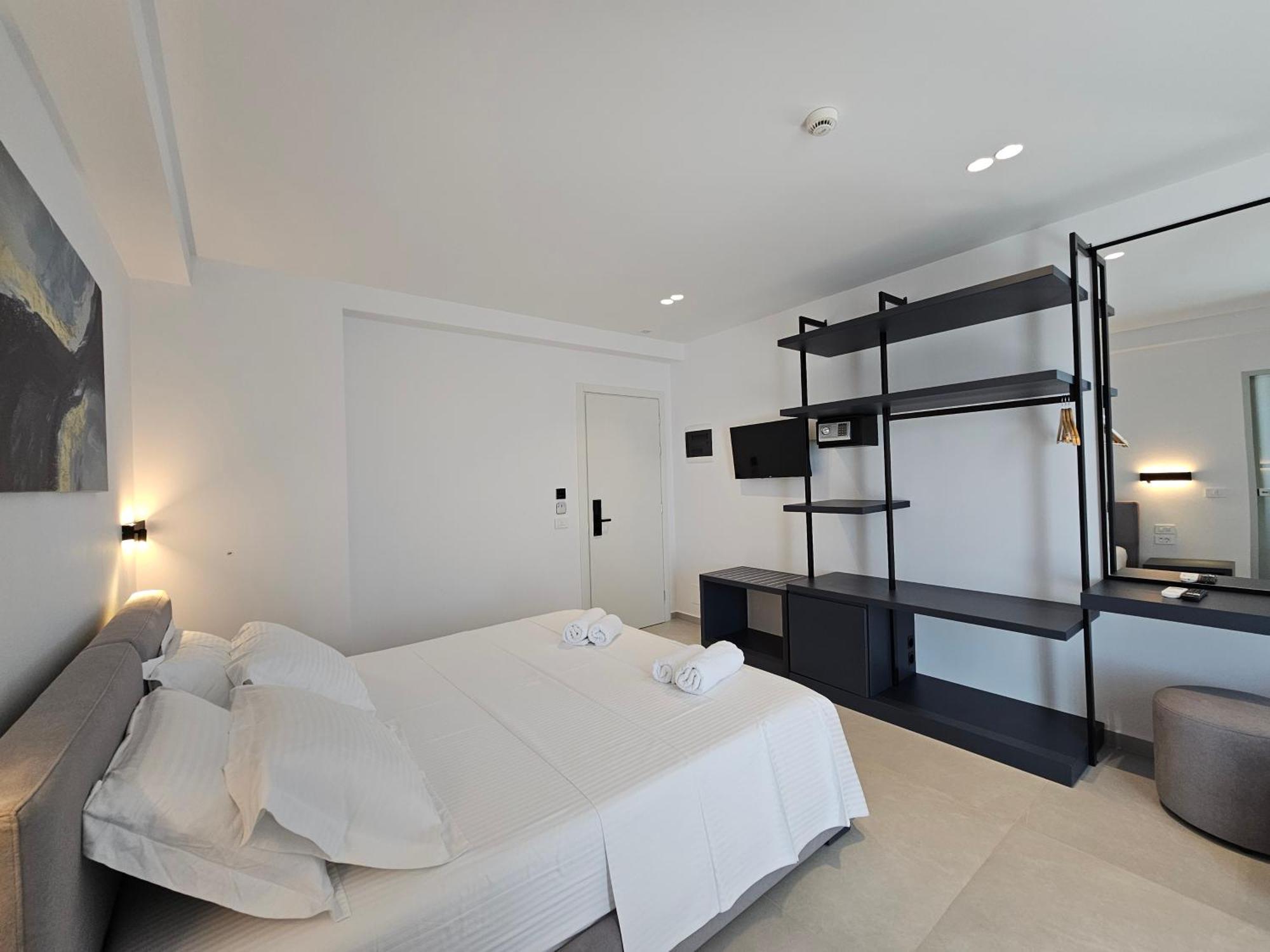 Adele Hotel Ksamil Bagian luar foto